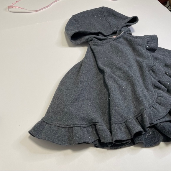 Max Studio Baby Girl Sparkly Hooded Ruffle Poncho Cape Sweater 24M - Picture 4 of 10